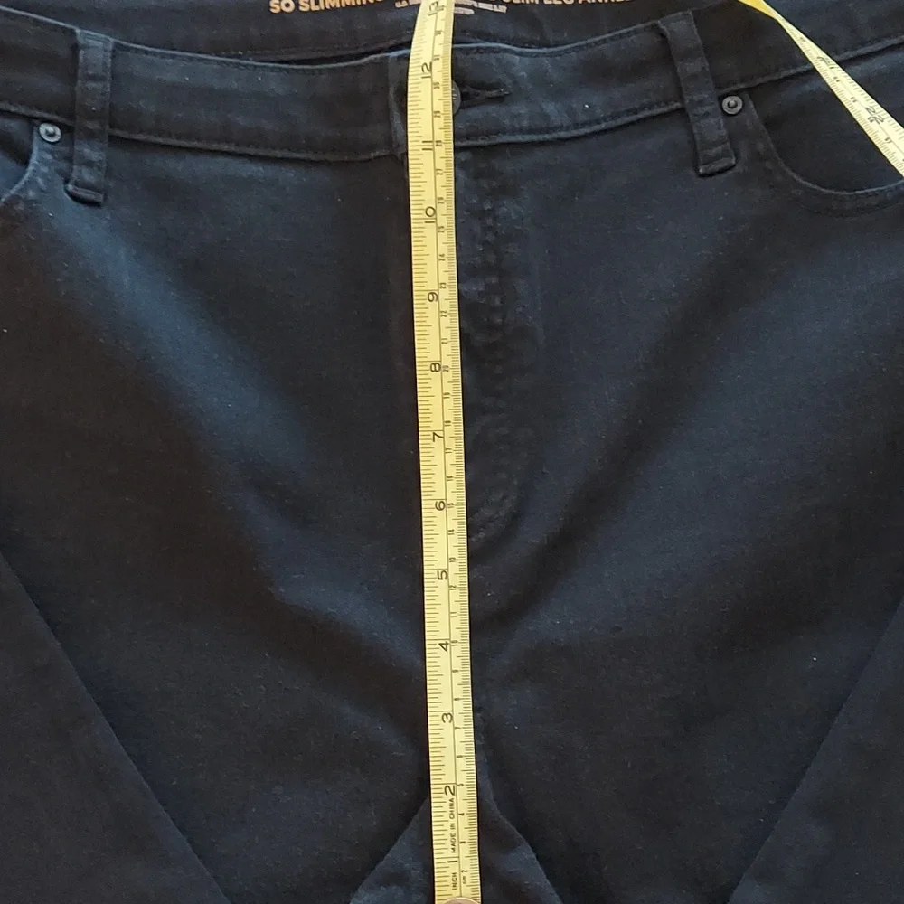 CHICO'S GIRLFRIEND SLIM LEG ANKLE JEANS IN DARK RINSE - Picture 2 of 9